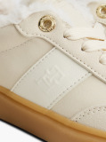 Bej Adidasi Cu Cordon Si Teddy  Fete