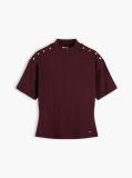 Rosu T-Shirt Cu Guler Rotund Si Nasturi Aurii  Femei