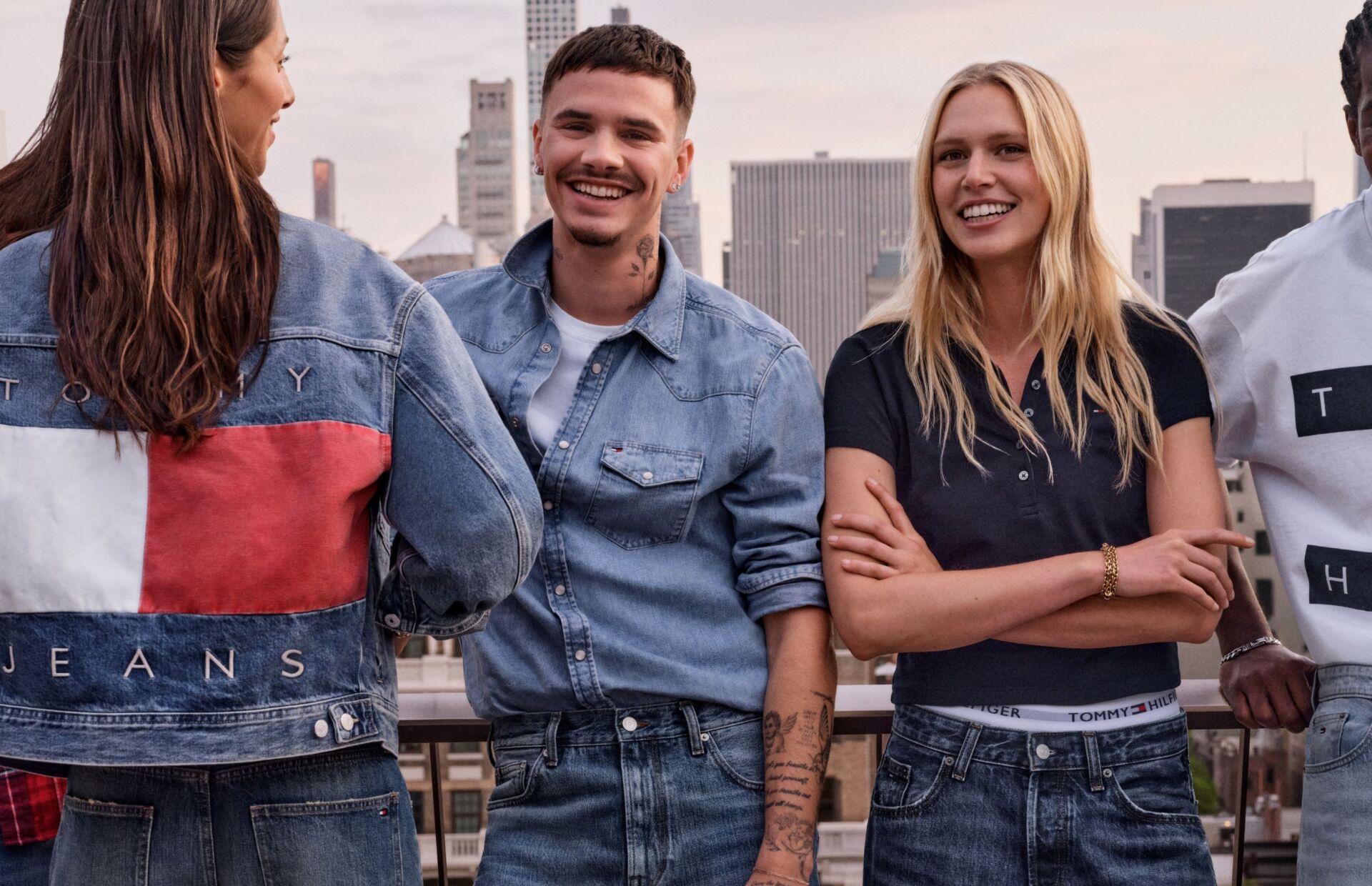 new_in_tommy_jeans_desktop_romeo_2