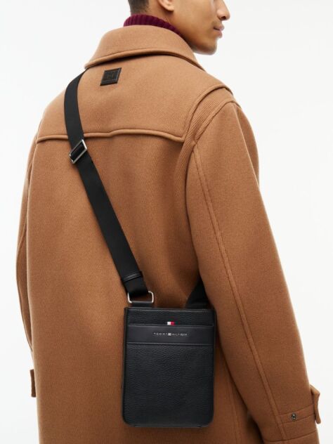 Negru Geanta Crossbody Cu Logo Metalic   Barbati