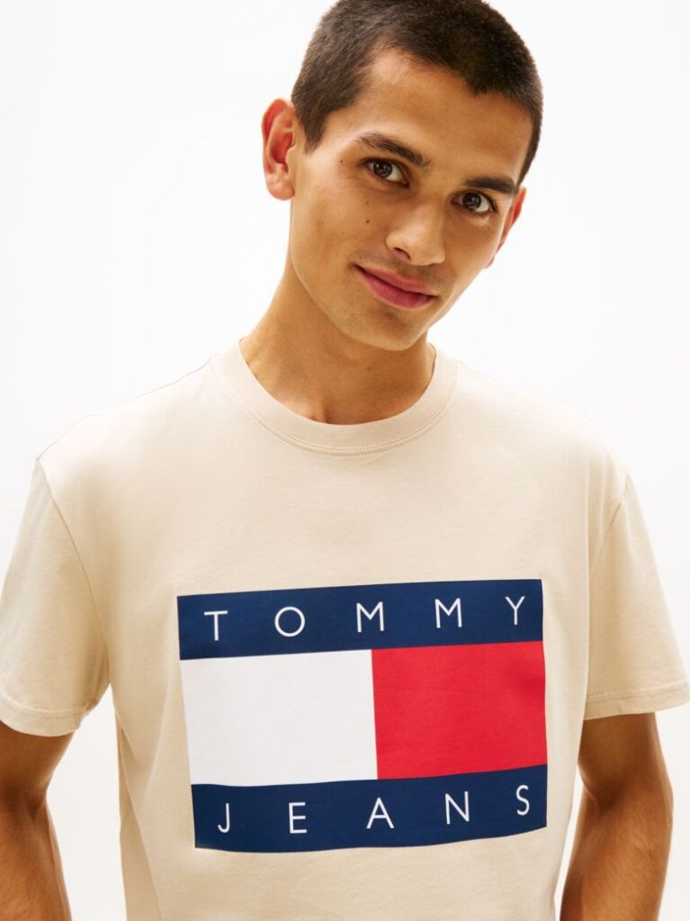 Bej Tricou Cu Guler Rotund Si Insigna Cu Steag  Barbati