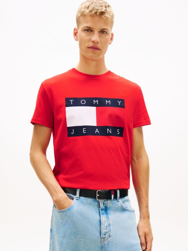 Rosu Tricou Cu Guler Rotund Si Insigna Cu Steag  Barbati