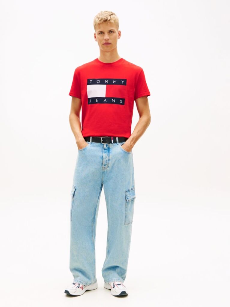 Rosu Tricou Cu Guler Rotund Si Insigna Cu Steag  Barbati