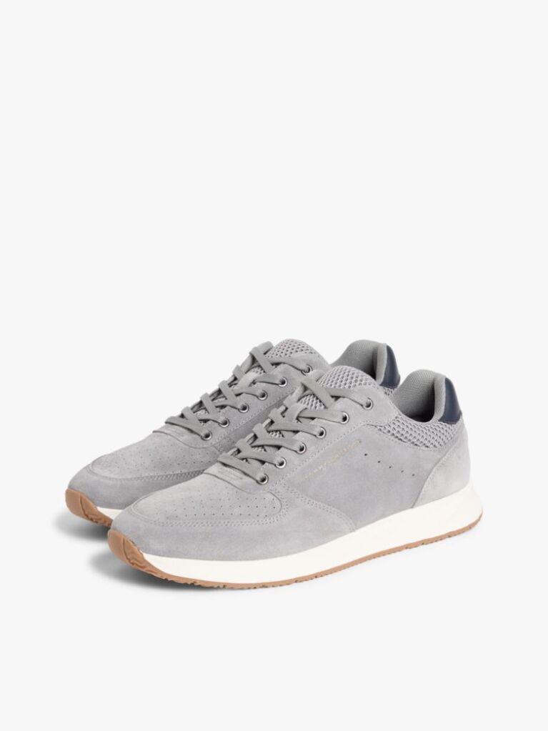 Gri Adidasi Din Piele Suede Cu Textura Mixta  Barbati