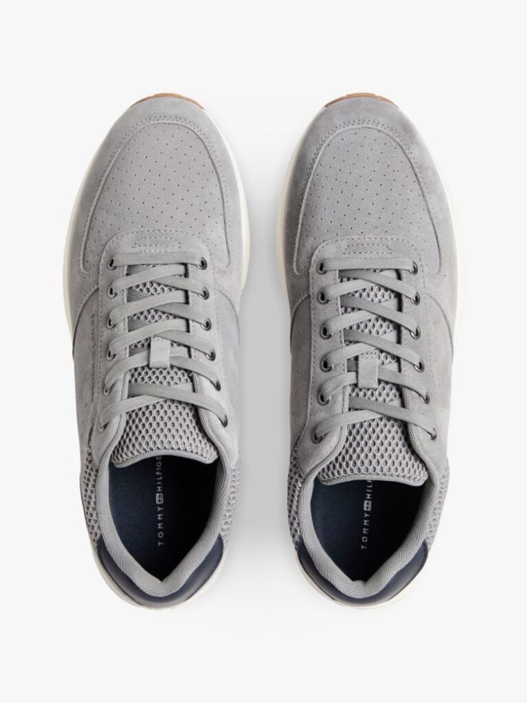 Gri Adidasi Din Piele Suede Cu Textura Mixta  Barbati