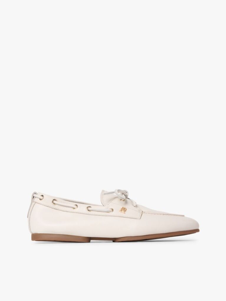 Bej Pantofi Boat Din Piele Cu Monograma TH  Femei