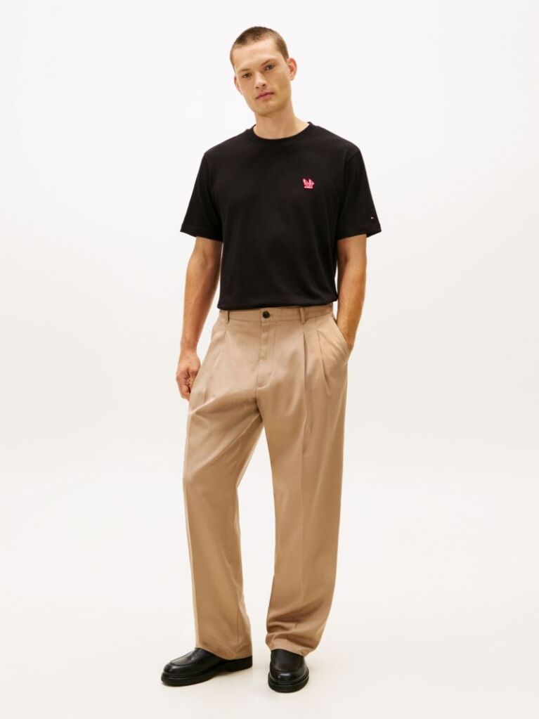 Negru T-Shirt Cu Croiala Lejera Si Logo  Barbati
