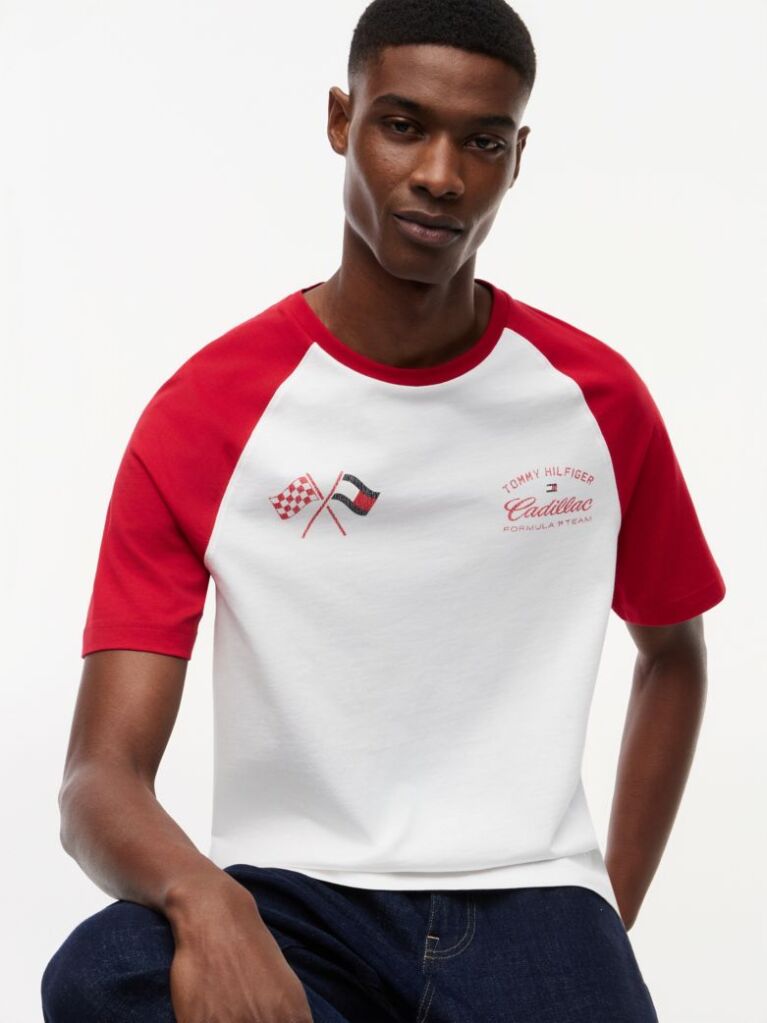 Multi TH x Cadillac Formula 1® Team T-Shirt Raglan Cu Imprimeu Pe Spate  Unisex