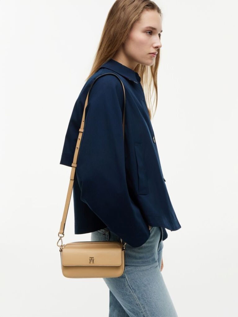 Bej Geanta Crossbody Camera Hilfiger Icon  Femei