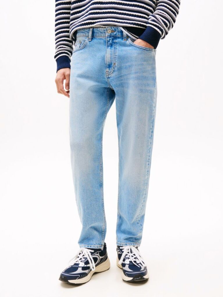 Denim Jeans Isaac Relaxati Cu Efect De Uzura Si Croiala Conica  Barbati