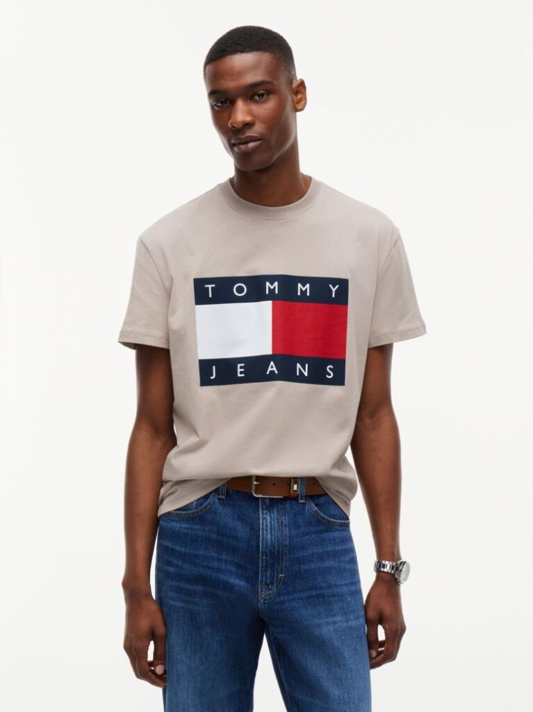 Maro Tricou Cu Guler Rotund Si Insigna Cu Steag  Barbati