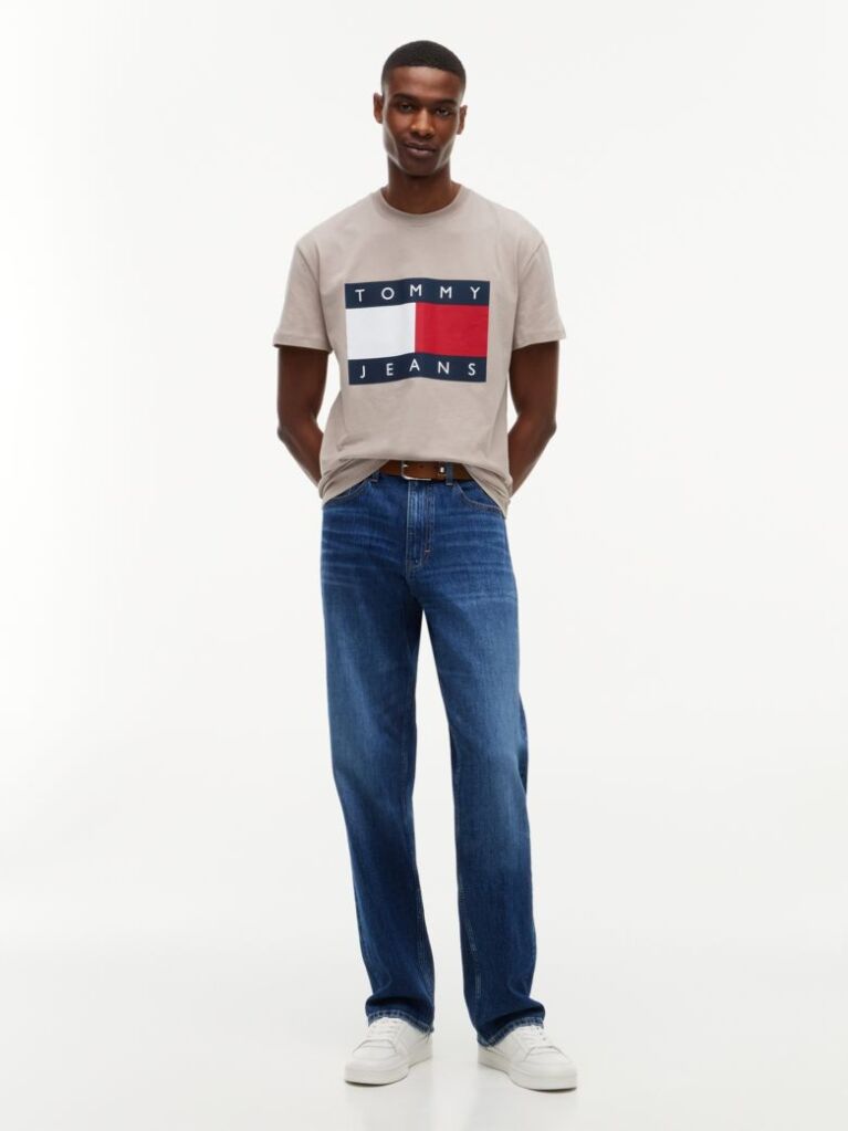 Maro Tricou Cu Guler Rotund Si Insigna Cu Steag  Barbati