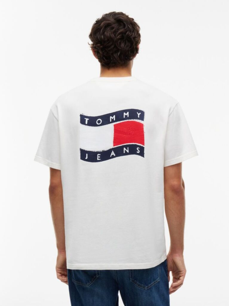 Alb Wavy Flag Back Logo Relaxed T-Shirt Cu Croiala Lejera Si Steag Undulat Pe Spate  Barbati