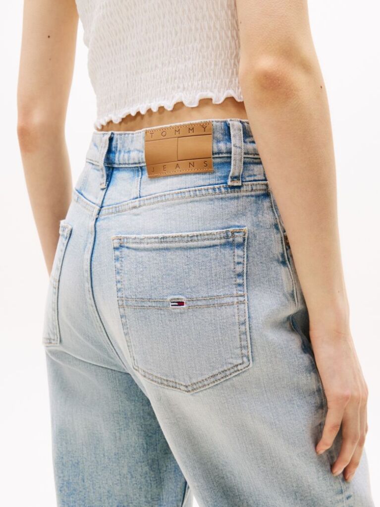 Denim Jeansi Mom Cu Talie Ultra-Inalta Si Croiala Tapered  Femei