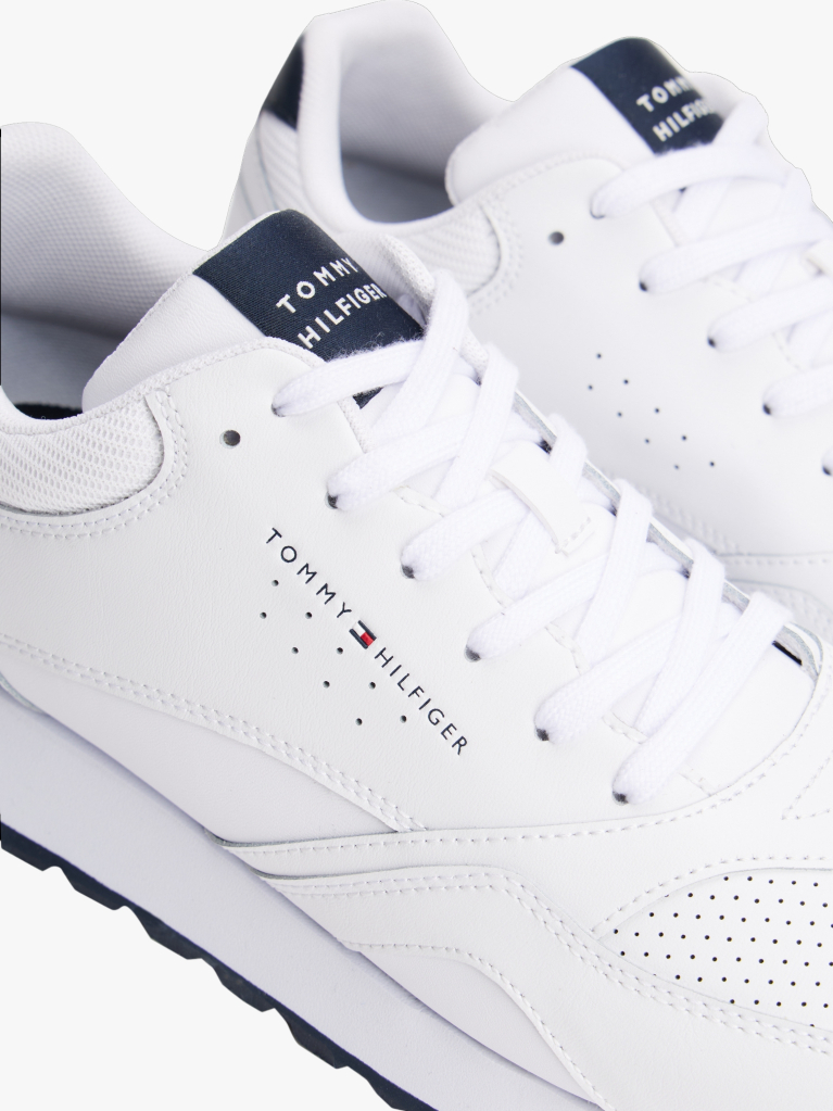 Alb Sneakers Cu Logo Pe Toc Contrastant Si Talpa Profilata  Barbati
