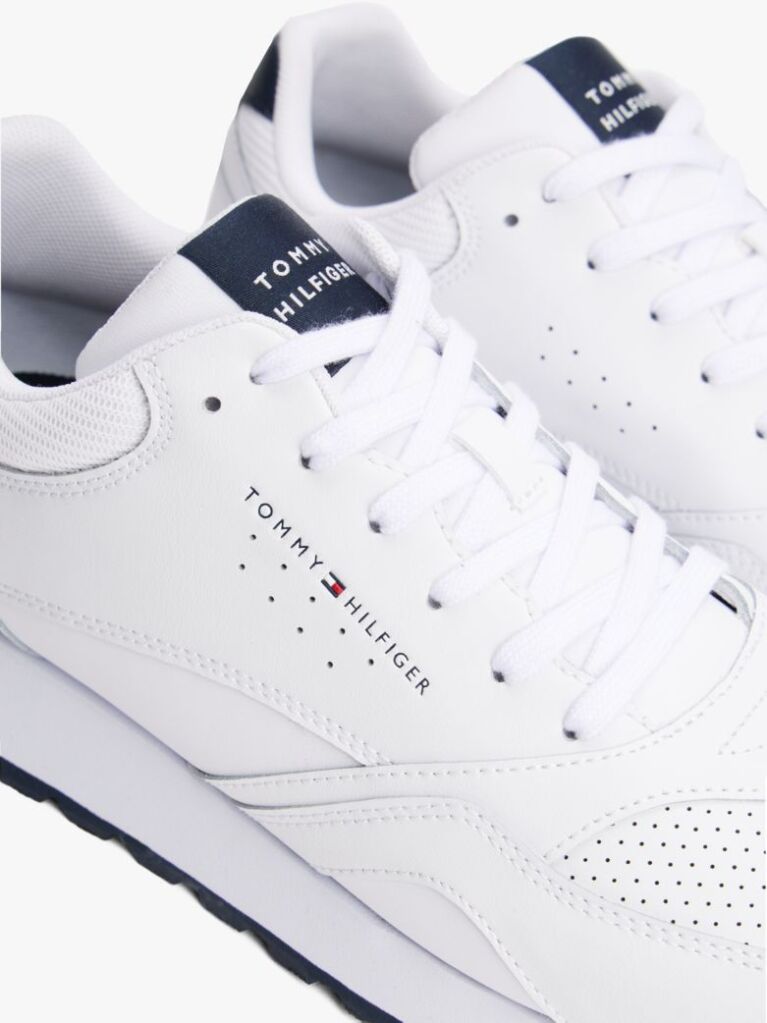Alb Sneakers Cu Logo Pe Toc Contrastant Si Talpa Profilata  Barbati