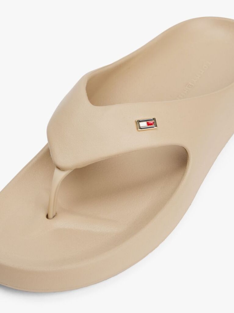 Bej Flip-Flops Conturate Cu Detalii Din Email Si Steagul Th  Femei