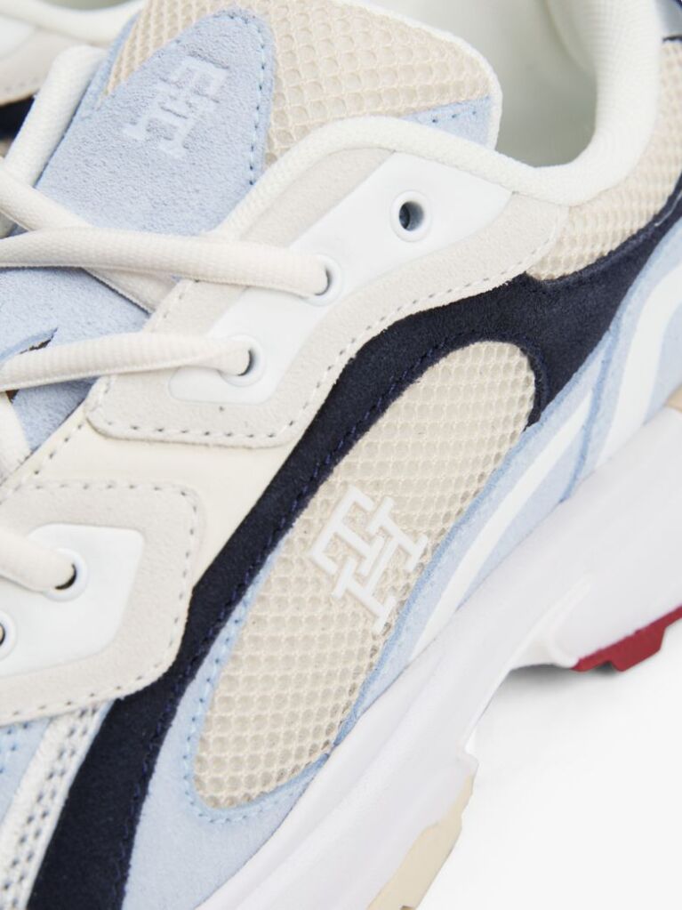 Multi Sneakers Cu Crampoane Si Panouri Din Plasa Cu Monograma TH  Femei