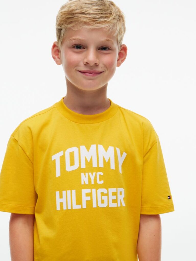 Galben T-Shirt Din Jerseu Cu Guler Rotund Si Logo  Baieti