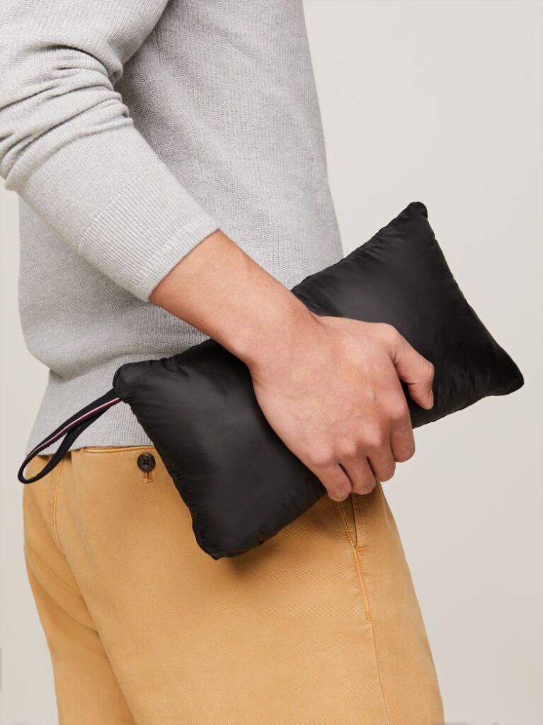 Negru Vesta Matlasata Din Materiale Reciclate  Barbati