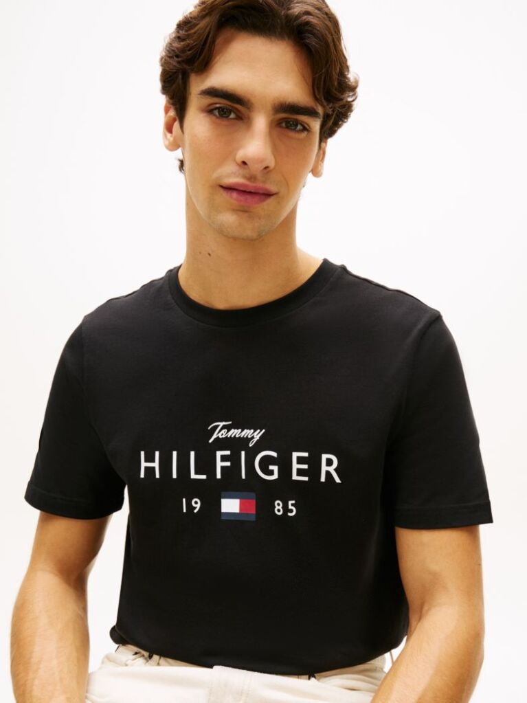 Negru T-Shirt Cu Guler Rotund Si Logo Grafic  Barbati