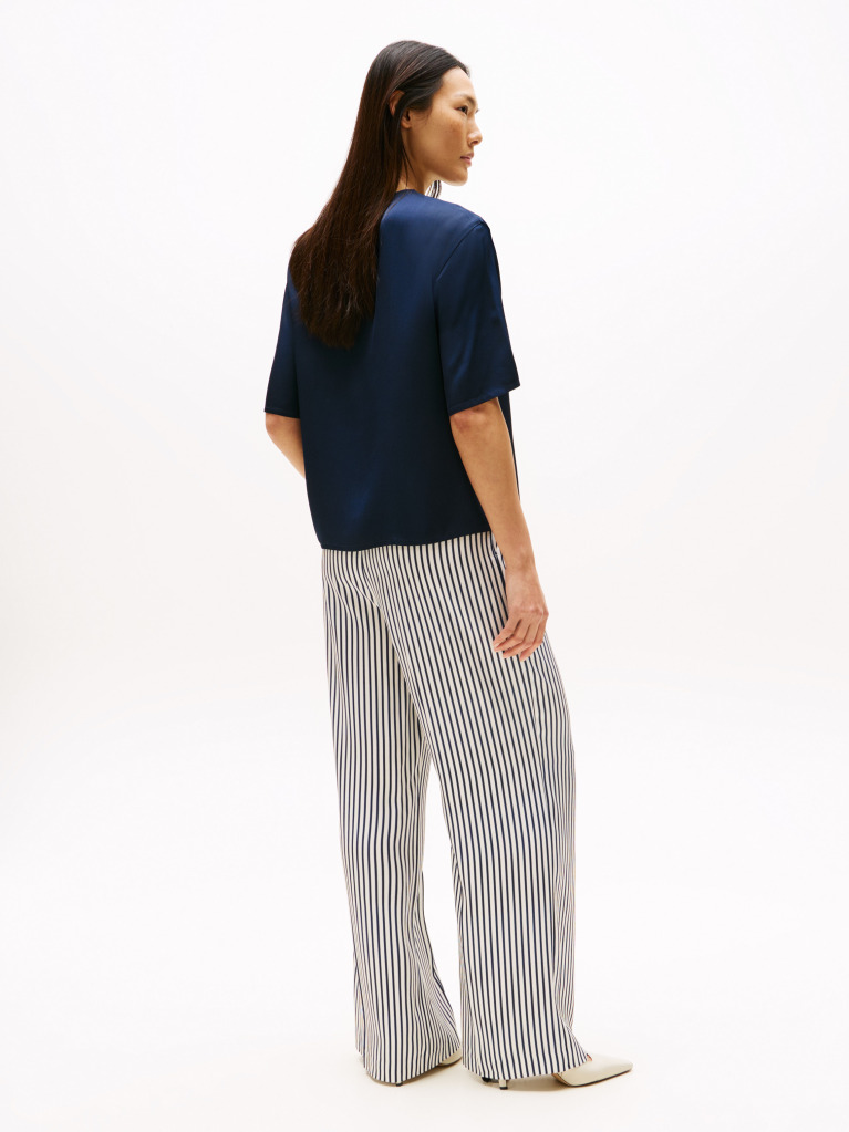 Blue Tricou Sateen Cu Croiala Lejera  Femei