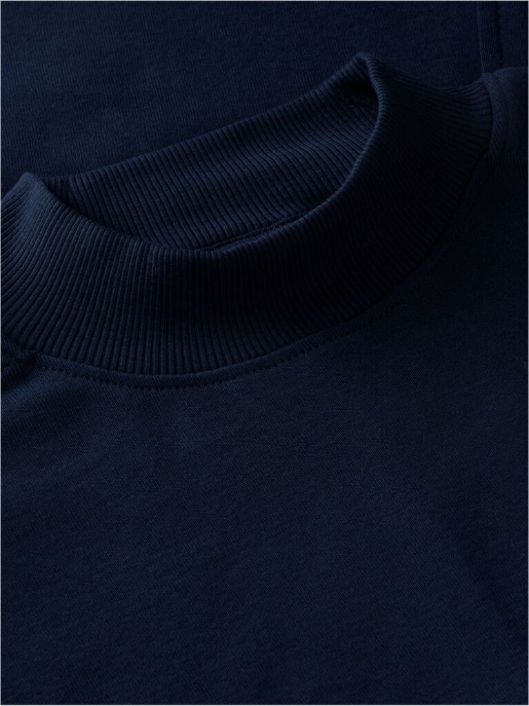 Blue T-Shirt Cu Guler Rotund Si Nasturi Aurii  Femei